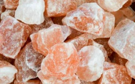 આપણાં શહેરમાં વેચાતા આ પથ્થર શું છે? તે ખવાય?