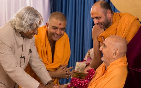 પ્રમુખ સ્વામીજીનું જીવન યુવાનોને આ ત્રણ પગલા અનુસરવા કહે છે: શું કહે છે કલામ?